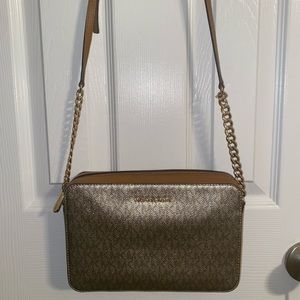 Micheal kors  purse